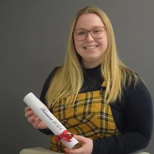 Meet your Posher, Ely-ann